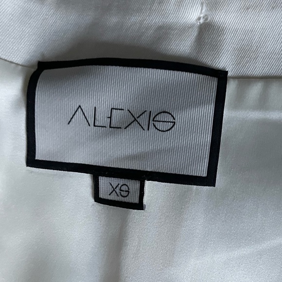 Alexis Romper - Picture 5 of 6